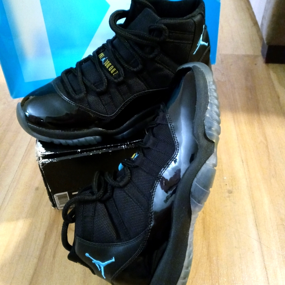 Size 7.5 Jordan 11 gamma blue
